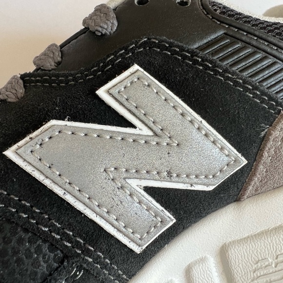 New Balance Womens 997H - Picture 9 of 9